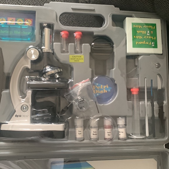 Iq crew science microscope set for ages 8 and up - Picture 3 of 3